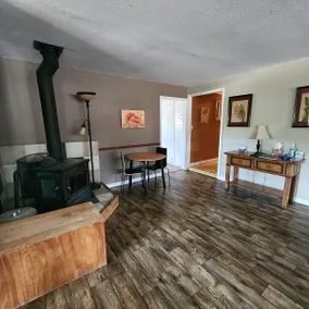 JJ's Country Oasis Ranch Home on Acerage - Image 5