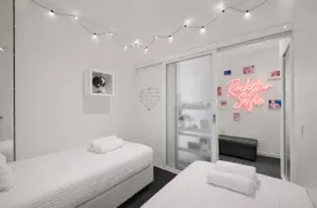 2BR 'Rock Star' Apt+Views, Parking-sleeps 5 - Image 4