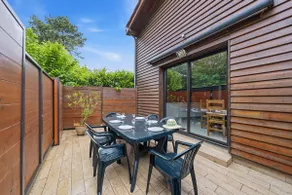 Comfortable air-conditioned maisonette - All within walking distance - Image 2