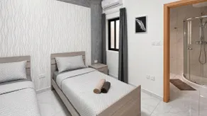 Premium Xlendi Location-2BR/3BA, Bus Stop & Market - Image 3