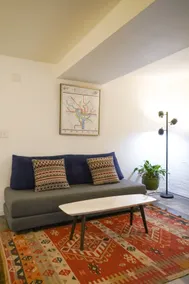 Modern, spotless 1br for families or work - Image 5