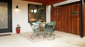 Modern, spotless 1br for families or work - Image 4