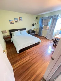 Spacious, private rooms near beach & Newport - Image 2