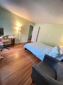Spacious, private rooms near beach & Newport - Image 4