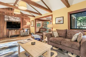 Dazzling Cabin in the Redwoods with Hot Tub - Image 5