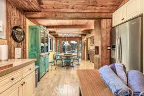 Dazzling Cabin in the Redwoods with Hot Tub - Image 4