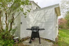Dog-friendly studio with patio - walk to beach - Image 5