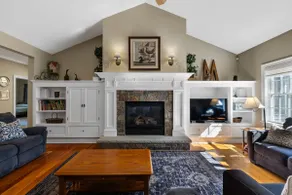 Spacious Retreat mins to Lake George pool&hot tub - Image 4