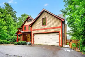 Mountaintop Views + Fire Pit | Laurel Ridge - Image 2