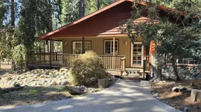 Summit House Managed by Mt. Shasta Vacation Rental - Image 3