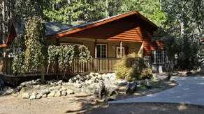 Summit House Managed by Mt. Shasta Vacation Rental - Image 2