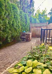 Charming 2 Bedroom Garden Suite with Private Patio - Image 4