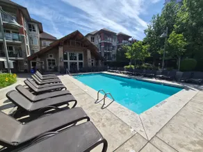 STUNNING LAKEVIEW LUXURY RESIDENCE - 18th FLOOR - Image 2