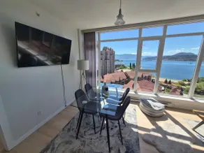 STUNNING LAKEVIEW LUXURY RESIDENCE - 18th FLOOR - Image 5