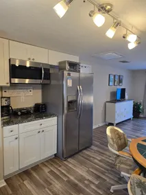 [Sunshine Studio] 1bed/1bath!Close to Beaches,City - Image 3
