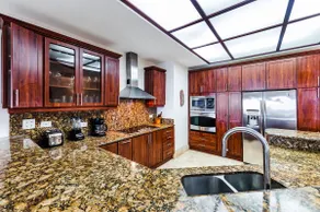 Gran lujo frente al mar 3BR / 3BA directamente en Playa Langosta - Crystal Sands 304 - Image 4