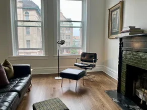 Private Lincoln Park Condo with 2 Parking Spots - Image 4