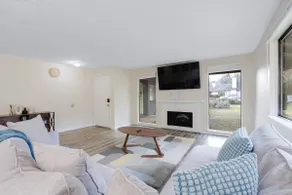 Spacious and bright 2 bedroom 2 bath home - Image 2