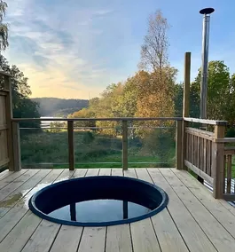 Seaside escape with hot tub, sauna & ocean views - Image 4