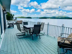 Adirondack Lakefront Getaway - Image 2