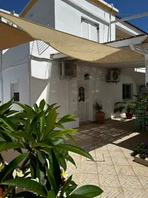 Leonidas House Renovated 2024 - Image 2