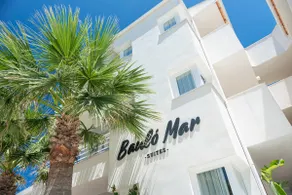 Superior 1 Bedroom Apartment - balcony Pool view - Image 4