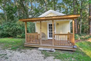 Cottage confortable avec Guest House, Gazebo et Deck - Image 5