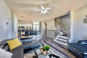 LUXURY/SPACIOUS 6 bedrooms house - Image 2