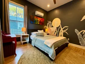 Llama-Theme Apartment - Image 3