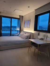 <Lake N City 1705> Sokcho #OceanView #NewHotel #TopFloor (17th floor) #5-minute walk from Jungang Market Sea Boat - Image 2