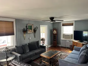 House 411 - Image 2