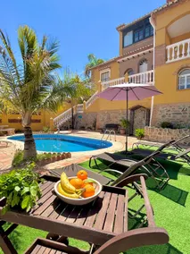 Chalet with great views, pool, barbecue and garage - Image 5