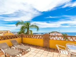 Chalet with great views, pool, barbecue and garage - Image 4