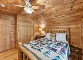 Mountain Serenity @4200ft/Creek, Deck & Starlink! - Image 4