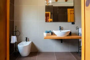 Original farmhouse, pool in the Marche countryside - Image 4
