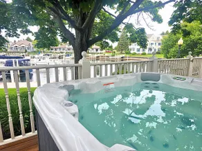Luxury Harbor House- Pet-Friendly, Hot Tub - Image 3