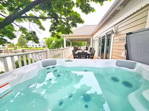 Luxury Harbor House- Pet-Friendly, Hot Tub - Image 4