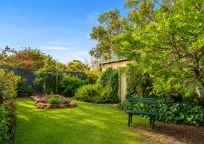 Spring Escape to Hakea Haven - Image 4