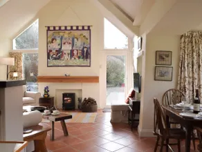 Tucking Cottage - Image 4