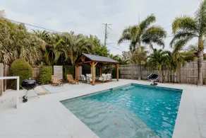 LUXE home 6mi to Siesta w/ incredible pool area! - Image 3