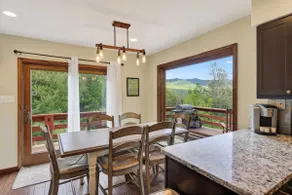 Lone Bear Cabin: EV, River Access, Mountain Views, Fireplace, Hot Tub - Image 4