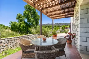 Contemporary rural retreat close to Chania - Image 2