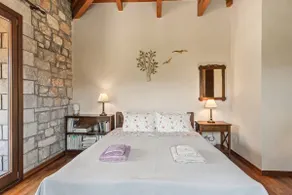 Contemporary rural retreat close to Chania - Image 4