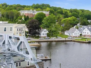 Historic Waterfront Home and Cottage - Image 4