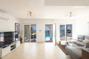 Villa Lenia, fantastisk 3BDR strandpromenade villa med pool, tæt på stranden - Image 3