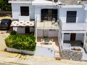 Soula Beach House - Image 4