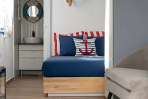Nautical Toroni Rooms - Image 2