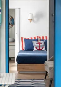 Nautical Toroni Rooms - Image 5