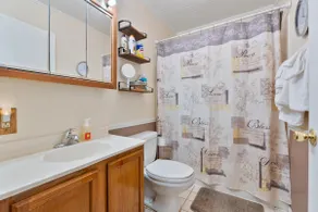 Historic Farmstead King Suite - WiFi, EZ Parking - Image 5