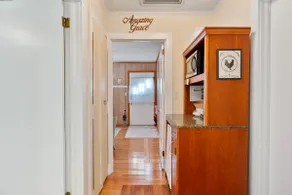 Historic Farmstead King Suite - WiFi, EZ Parking - Image 4